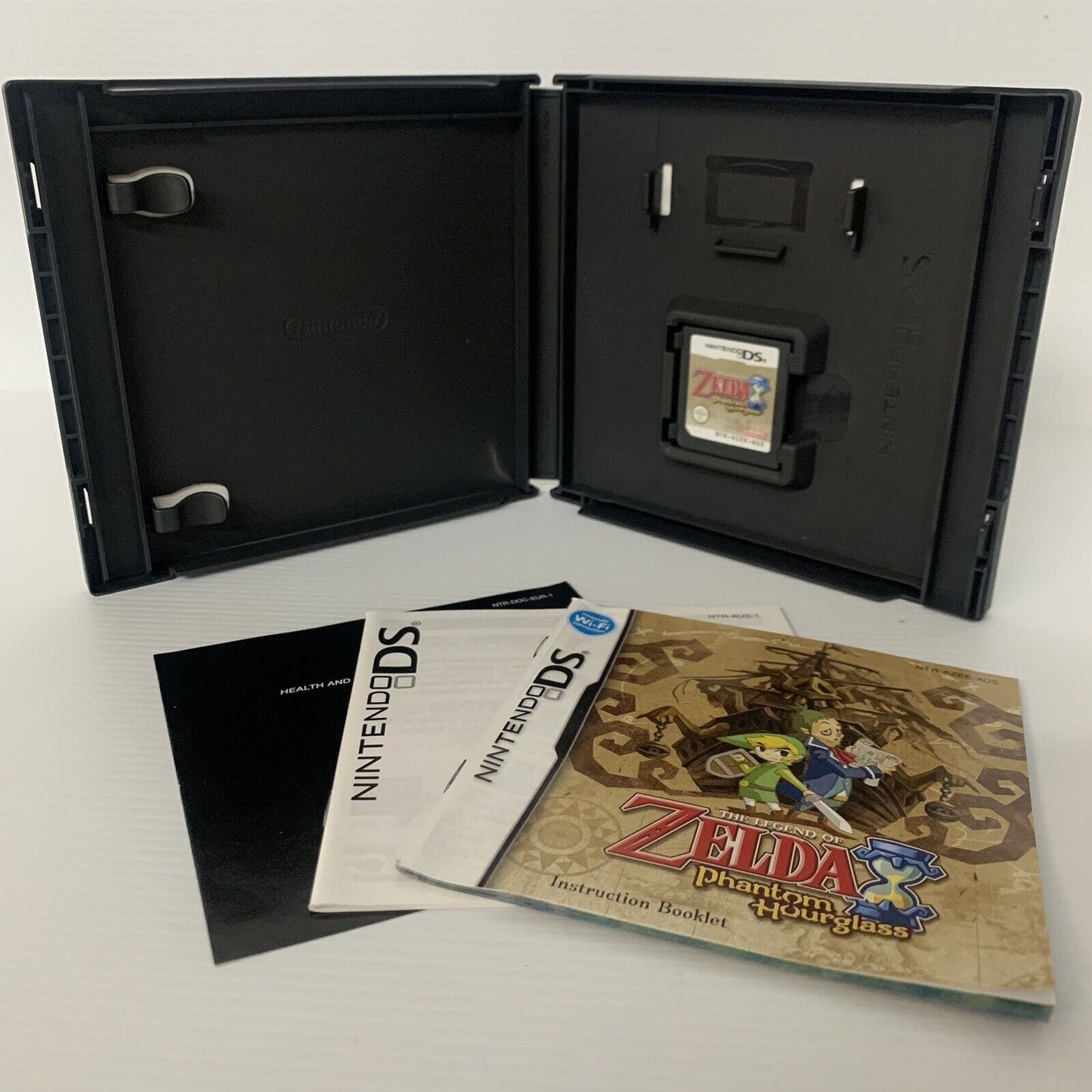 Legend of Zelda Phantom Hourglass Game Nintendo DS